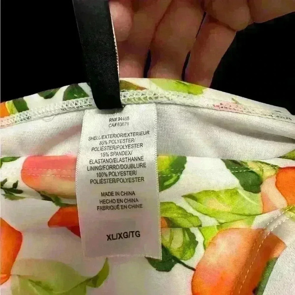 BCBG Paris Bikini Top & Bottom Juicy Peach Print Top (2XL), Bottom (XL) - Picture 4 of 9